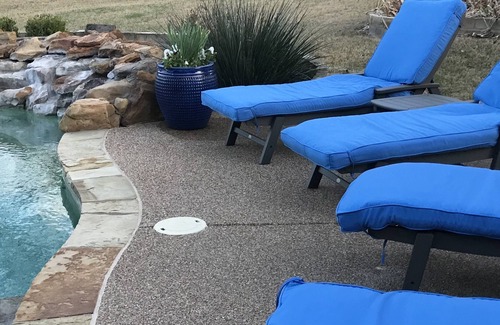 Lakeside House | Spacious yet cozy retreat home for leisure and or business travelers