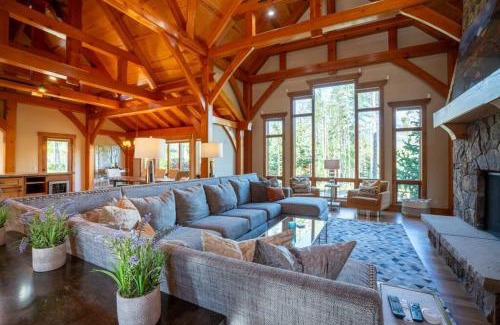 The Highlands House | Spalding's Lodge - Long Term Retreat