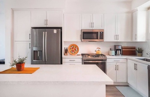 Ventura Condo | Spanish-Style 3 bedroom/4 bath Condo, 2 offices, 5 Min Walk to Beach 1900 sqft