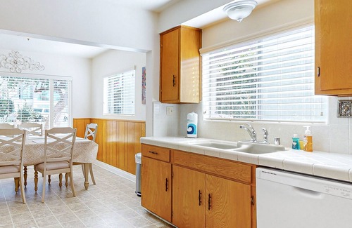 Little Italy House | Spanish-style home in the heart of Little Italy with 3 patios, garden & parking