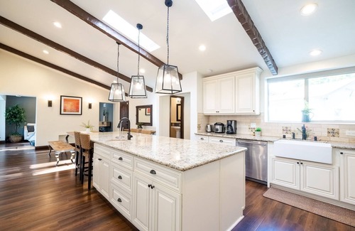 Toluca Lake House | Spanish Villa Heated Pool/Jacuzzi/Pingpong/Mini-golf