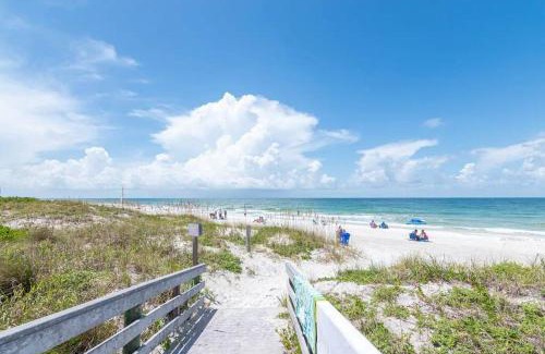 Indian Rocks Beach Apartment | Spanish Villa Suite 54 - Indian Rocks Beach Condo Across the Street to Beach Access, Newly Remodeled & Walkable to Restaurants!