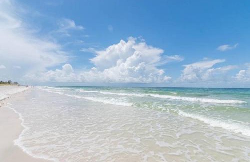 Indian Rocks Beach Apartment | Spanish Villa Suite 54 - Indian Rocks Beach Condo Across the Street to Beach Access, Newly Remodeled & Walkable to Restaurants!