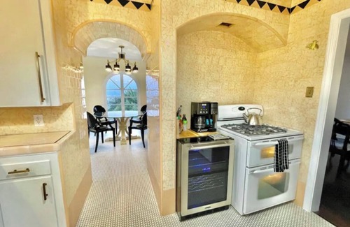 Northwest San Pedro House | SpanishFairytale4bd/3ba