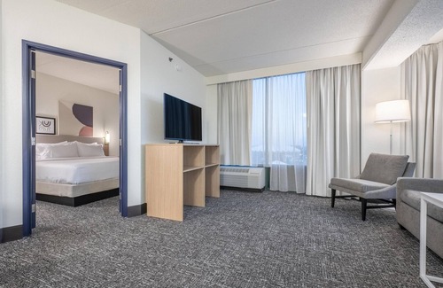 Madison Hotel | Spark By Hilton Madison Central