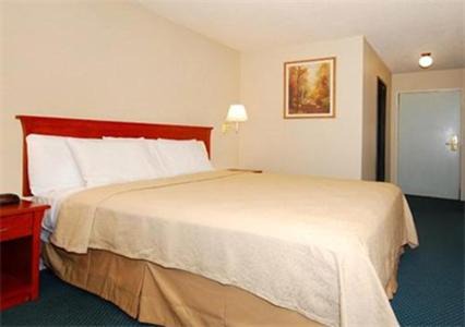 Modesto Hotel | Spark by Hilton Modesto