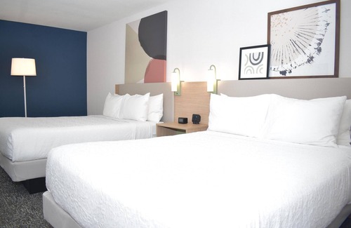 Valley Park Hotel | Spark by Hilton St. Louis Southwest