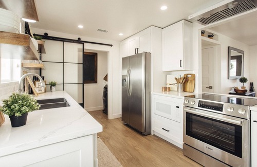 Vista House | Sparkling Clean New Coastal Retreat ~ 5 Star Property