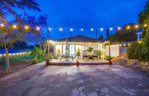 Vista House | Sparkling Clean New Coastal Retreat ~ 5 Star Property