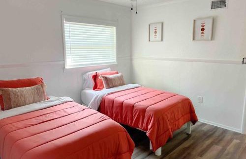 Clearwater Apartment | Sparkling Guest Home 2 bedroom-15 Minutes to Clearwater Beach