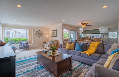San Clemente Condo | Sparkling Ocean view, 3 min Walk to Beach, pier, downtown, 3 patios, central air