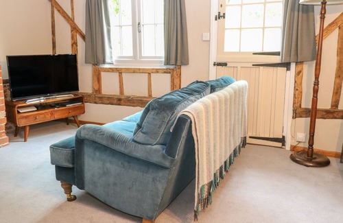 Diss Cottage | SPARROW COTTAGE, family friendly, country holiday cottage in Hoxne