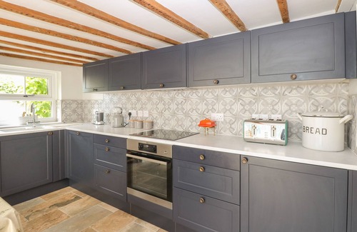 Diss Cottage | SPARROW COTTAGE, family friendly, country holiday cottage in Hoxne