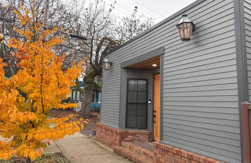 Market District Apartment | Speak Easy Eugene , Oregon. Located between Downtown and Whiteaker District