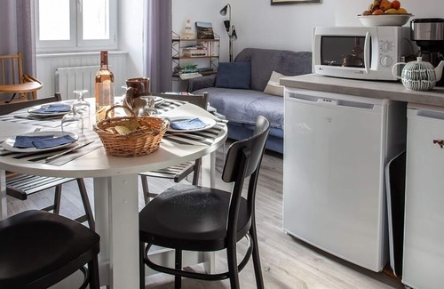 Embrun Apartment | SPECIAL 2025 promotion- 10 % App T2, classified 2*, renovated, re-equipped, quiet,
