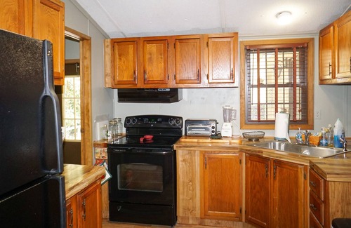Almond Cottage | SPECIAL *January 20% off* Private Boat Dock