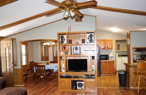 Almond Cottage | SPECIAL *January 20% off* Private Boat Dock
