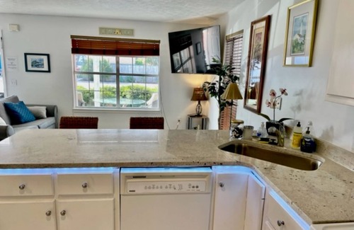Bid-a-wee Beach House | Special Rate Discounts for 7+ day rentals in Nov. -Dec 2023