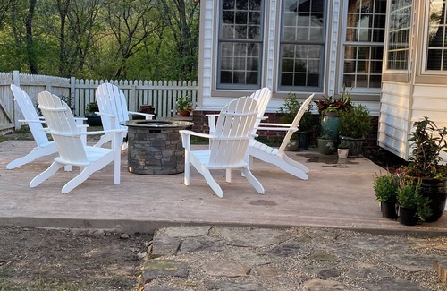 Hot Springs House | Special Rates-Enjoy Hot Springs in Our Colonial Williamsburg Reproduction Home