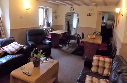 Cornwall House | Special rates February/March/April 25% off.