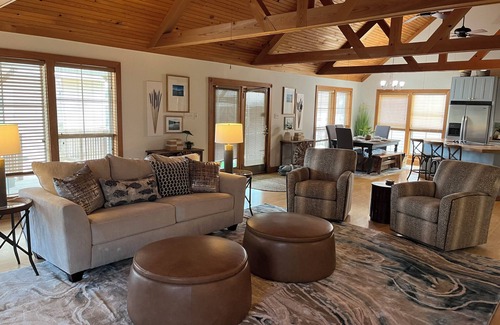 Springfield House | Specious Waterfront home on the Tickfaw River
