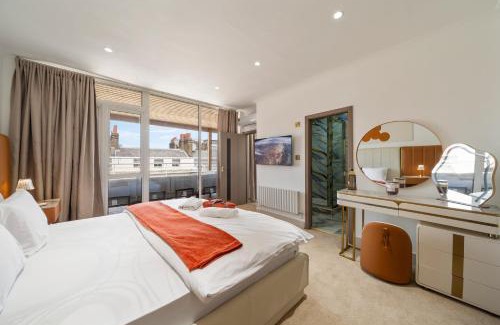 Mayfair Apartment | Spectacular 3 Bedroom Penthouse with Private Terrace in Prestigious Mayfair H13