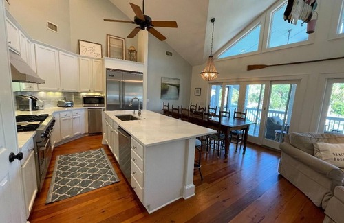 Saint Helena Island House | Spectacular 5-Star on the creek home, 6 cards and Golf Cart with full week stay