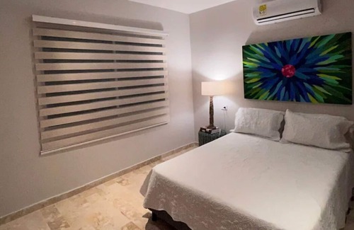 Urbanizacion Eliana Villa | Spectacular Cozy 4 BR Villa near airport and walled city