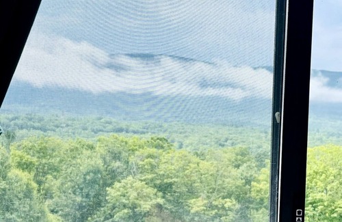 Manchester Center House | Spectacular Green Mountain views, walk to pool and charming Manchester village