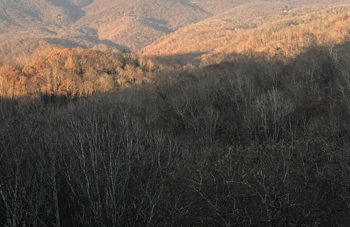 Boone Cottage | Spectacular Grandfather Mt View! 2 decks. Comfortable & close to Blue Ridge Pkwy
