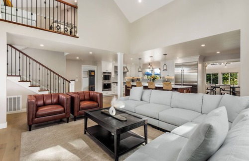 Healdsburg Other | Spectacular Healdsburg Manor-4BR/4.5BA, POOL+2 SPA!