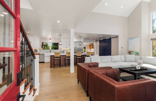 Healdsburg Other | Spectacular Healdsburg Manor-4BR/4.5BA, POOL+2 SPA!