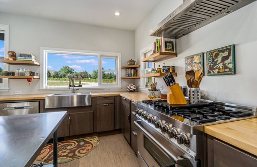 Fort Collins House | Spectacular Home in Peaceful Area Vineyard Views
