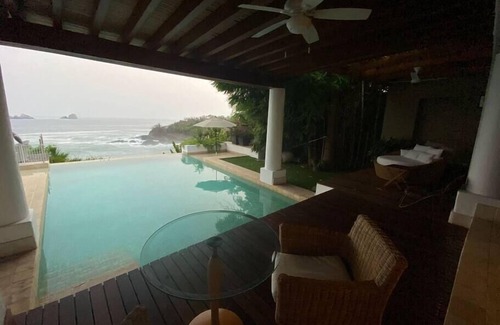 Ixtapa House | Spectacular House with Pool over Porto Ixtapa