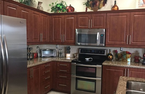 Ludlam House | Spectacular Lake View Home for large families!!!