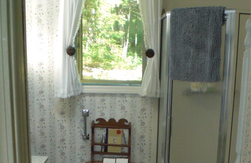 Harbor Springs Cottage | Spectacular Lakefront Cottage in Cross Village