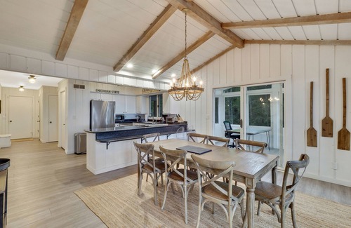 Charlevoix House | Spectacular Lakefront Getaway | Beach | Lake Michigan | Sleeps 10 | Firepit