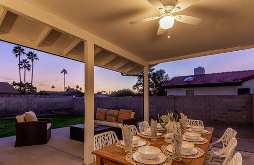 North Mountain House | Spectacular Moon Valley! 4 Bedroom With 3 King Beds! Heated Pool! Sleeps 10! 4 Home by Redawning