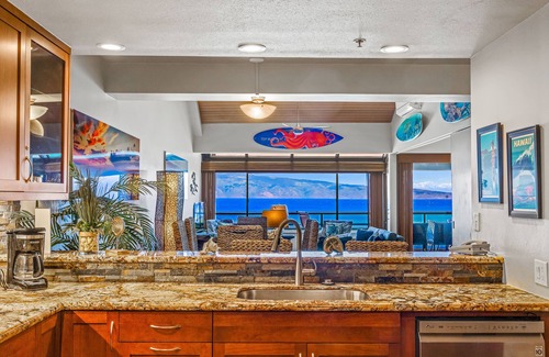 Kahana House | Spectacular Oceanfront Penthouse, New $200,000 Remodel, AC 2700 Sq Ft, sleeps 10