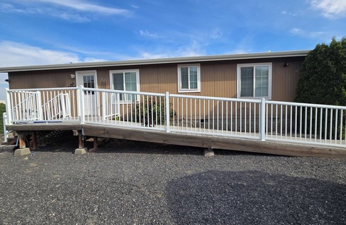 Moses Lake House | Spectacular Potholes Views from Private Deck_3BR Retreat