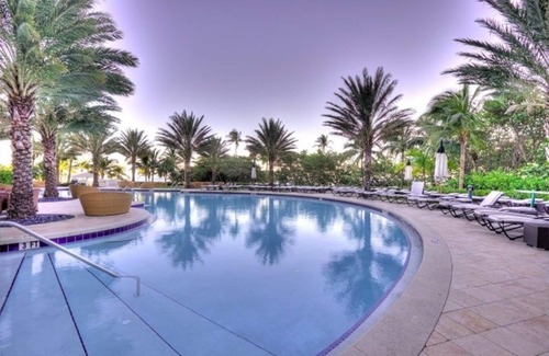 Bal Harbour Apartment | Spectacular Private Studio at 5 Star Hotel Bal Harbour Miami Beach- 2 Queen Beds