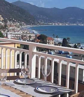 Laigueglia House | Spectacular sea view - 3 minutes walk from the sea