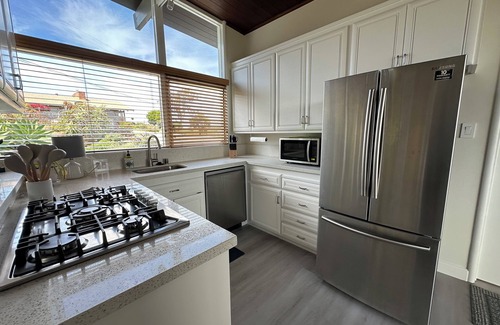 Strawberry House | Spectacular SF Bay Views in Newly Remodeled Home in Mill Valley