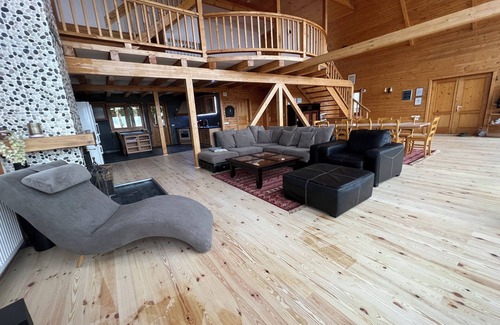 Bran Ski Chalet | Spectacular ski chalet in Bran, by Dracula's Castle, Carpathian Log Home 2!