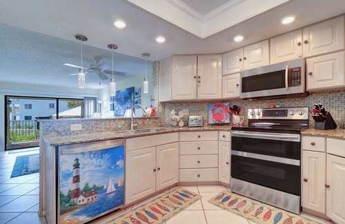 Indian Shores Condo | Spectacular Sunset Beach Getaway