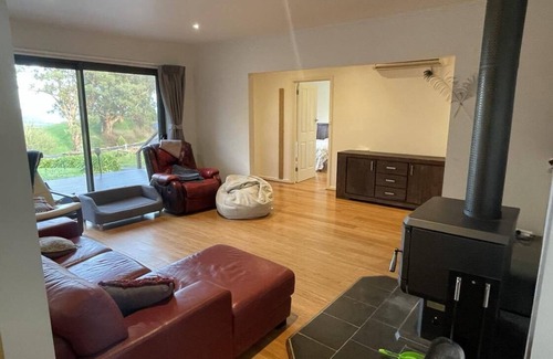 Mount Eccles House | Spectacular view in the heart of South Gippsland! Sleeps 12, short or long term!