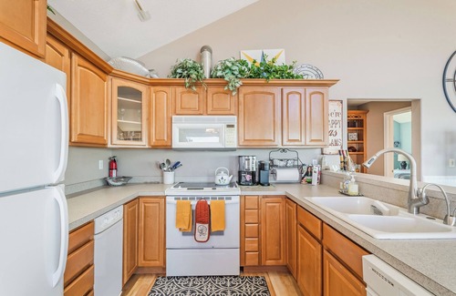 Netarts House | Spectacular views of the Pacific Ocean and Bay - 3 Bedroom house sleeps 8.