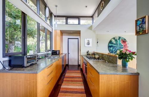 Mill Valley House | Spectacular Views, Privacy, Sunshine, 5 Minutes to Downtown Mill Valley