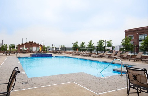 Sandusky Condo | Spectacular Waterfront Condo Retreat For 6 w/Cedar Point View!