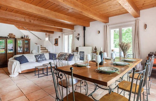 Cabasse House | Spend an unforgettable vacation in this inviting vacation home.